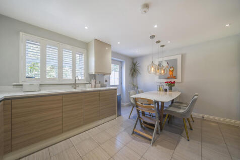 Dining/Kitchen