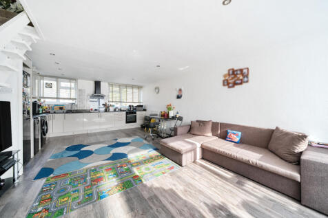 Reception/Kitchen