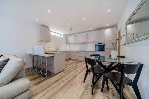 Dining/Kitchen