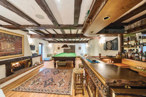 Bar/Game Room