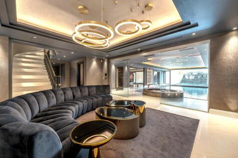 Seating / Pool