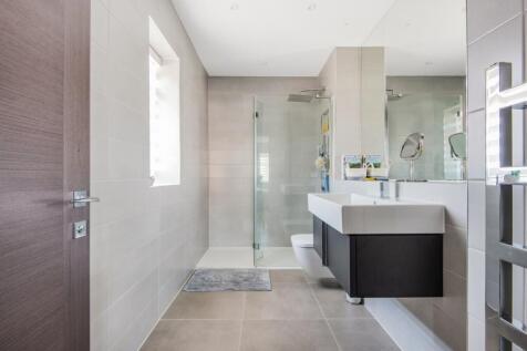 En-Suite to Bedroom
