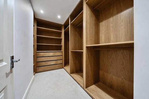 Walk In Wardrobe