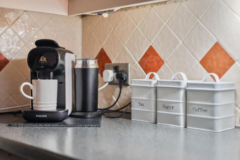 1375104-10-690df0...