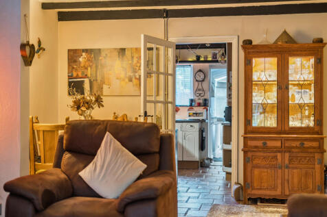 1375104-4-690defe...