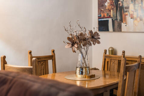 1375104-7-690df07...