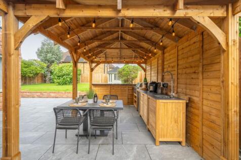 Outdoor Kitchen