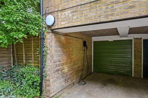 Garage/Parking