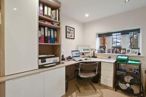 Bedroom/Office