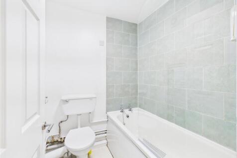 8 Watermore Court - 009.jpg