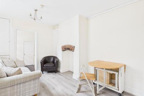 10 St Johns Road - 02.jpg