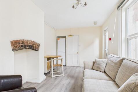 10 St Johns Road - 03.jpg