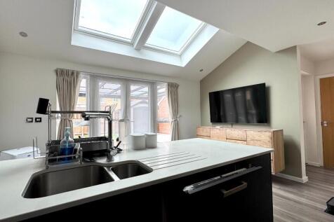 Kitchen/Dining