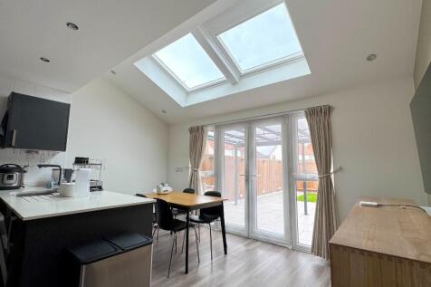 Kitchen/Dining