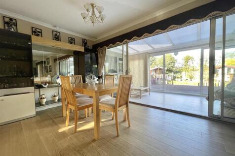Open Plan Lounge Diner