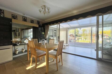 Open Plan Lounge Diner