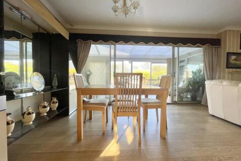 Open Plan Lounge Diner
