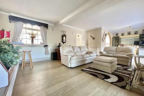 Open Plan Lounge Diner