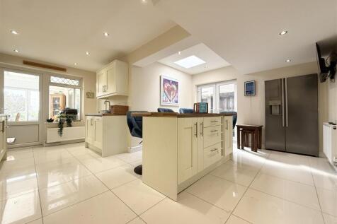 Family Dining Kitchen