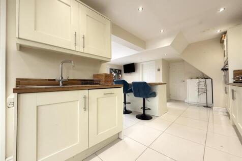Family Dining Kitchen