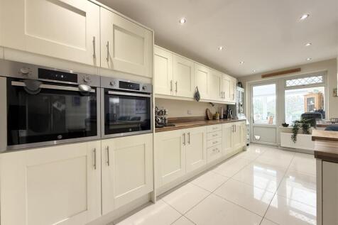 Family Dining Kitchen