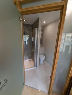 En-suite 1.jpg