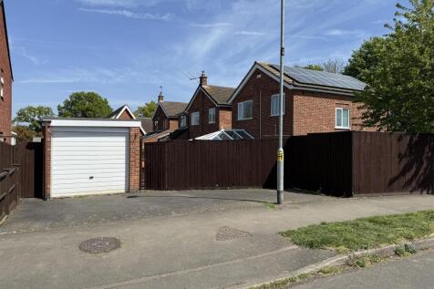 Drive &amp; Garage