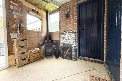 Outside Snug