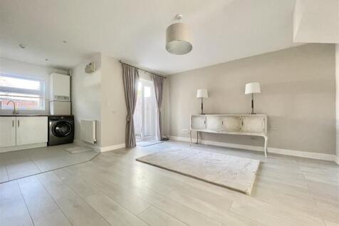 Open Plan Dining / Living Area