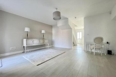 Open Plan Dining / Living Area