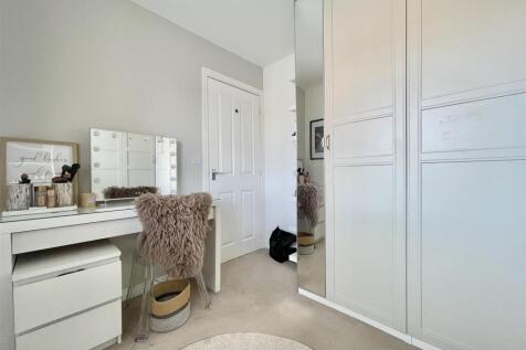 Bedroom Four / Walk-in Wardrobe