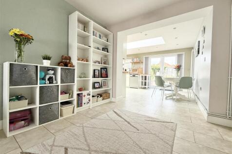 Play Room/Sitting Room
