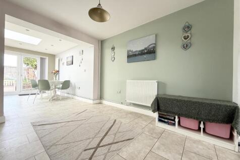 Play Room/Sitting Room