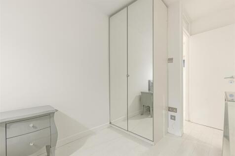 Midway House (21).jpg