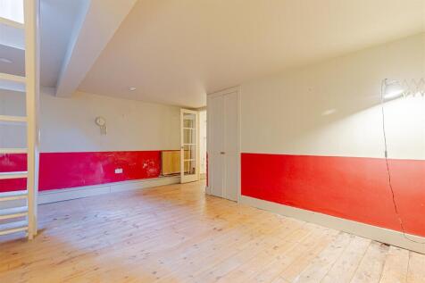 Calabria Road (30).jpg