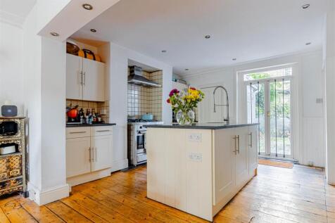 Englefield Road (17).jpg