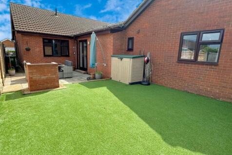 Secluded patio/BBQ Area