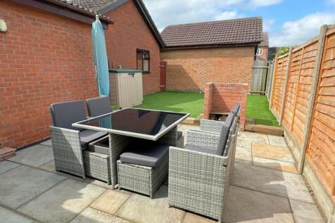 Secluded patio/BBQ Area