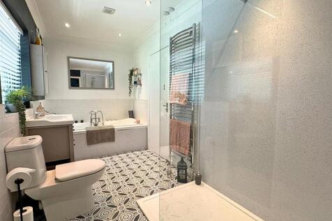 En-suite Bathroom