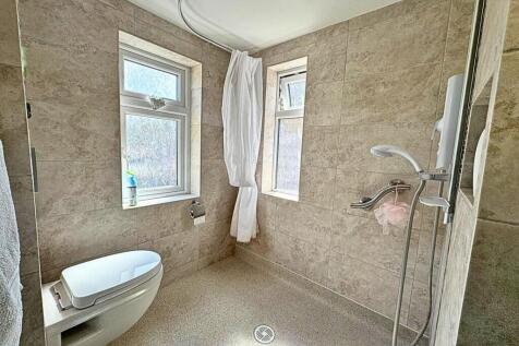 En-suite Shower Room/Wet Room