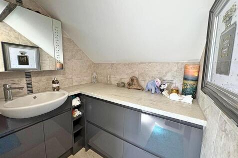 En-suite Shower Room/Wet Room