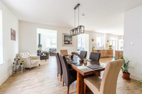 Manse Court-29.jpg