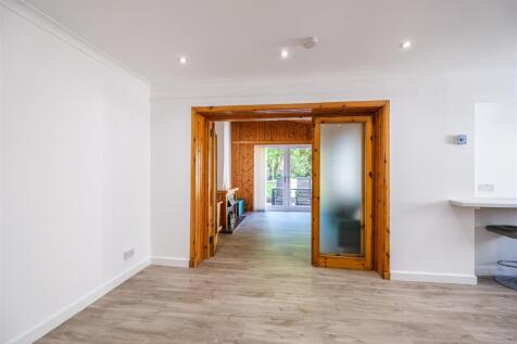 Pitcairn Crescent-30.jpg