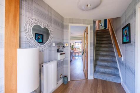 Ochiltree Drive-14.jpg
