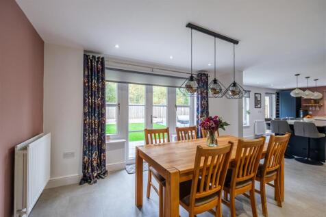 Spynie Gardens-25.jpg