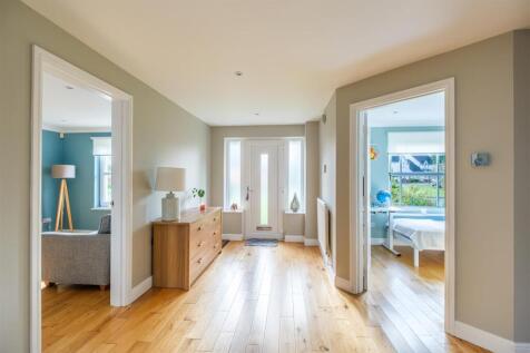 Spynie Gardens-11.jpg