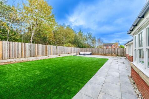 Spynie Gardens-59.jpg