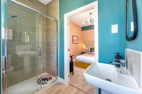 Moresby Show Home en suite