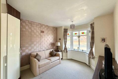 Dining Room/Ground