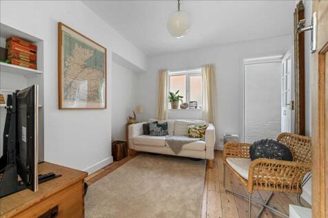 Guest Bedroom/